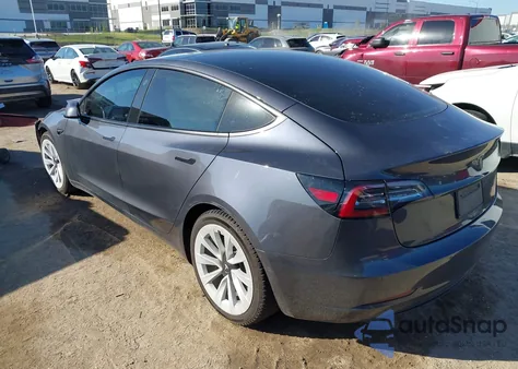 2021 Tesla Model 3 Long Range Dual Motor All-Wheel Drive z USA, uszkodzony, nr VIN 5YJ3E1EB5MF980685